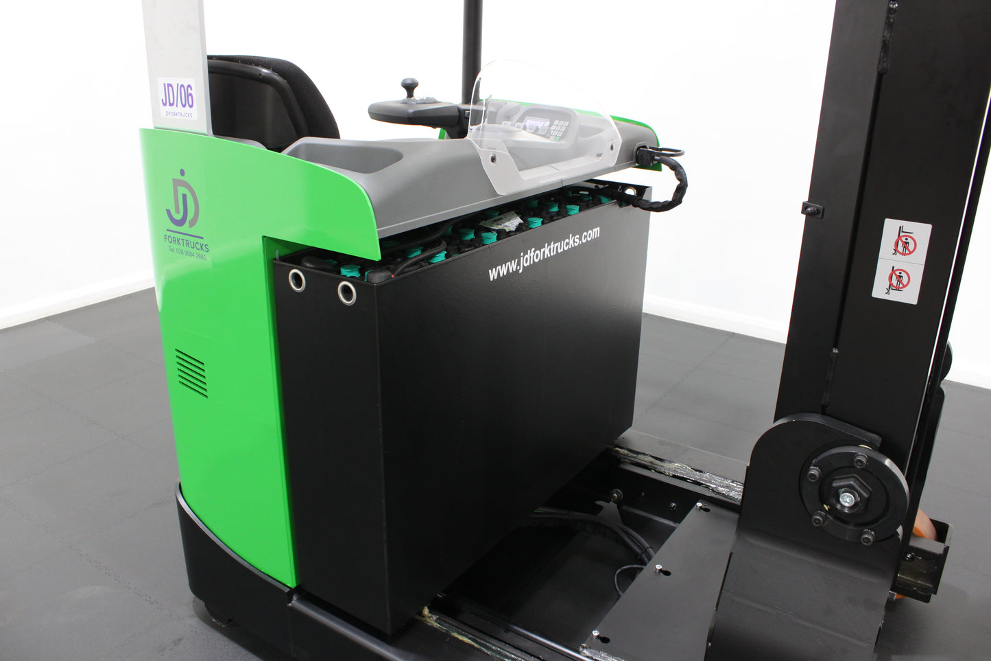 CESAB R116 Electric Reach Truck