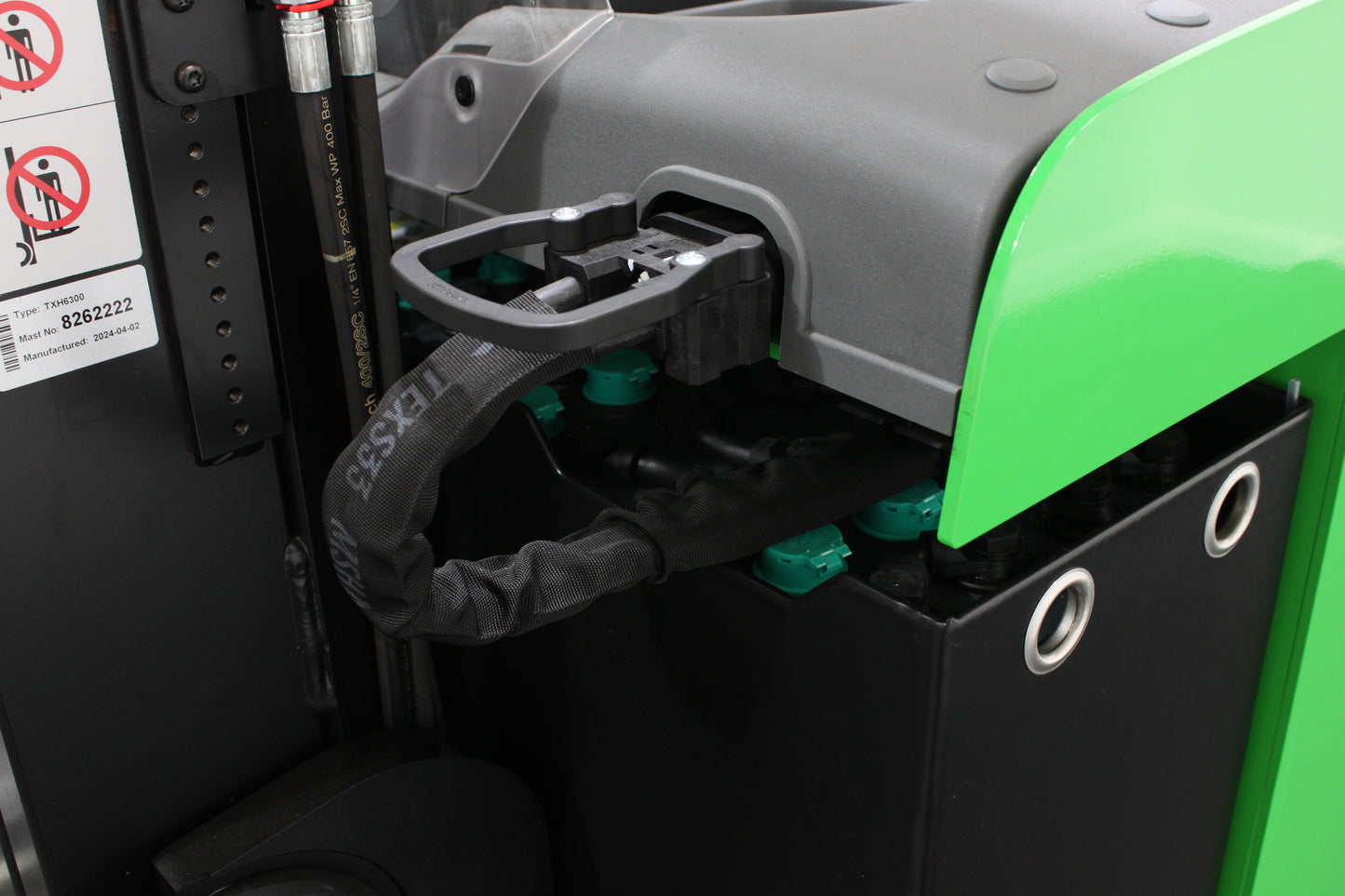 CESAB R116 Electric Reach Truck