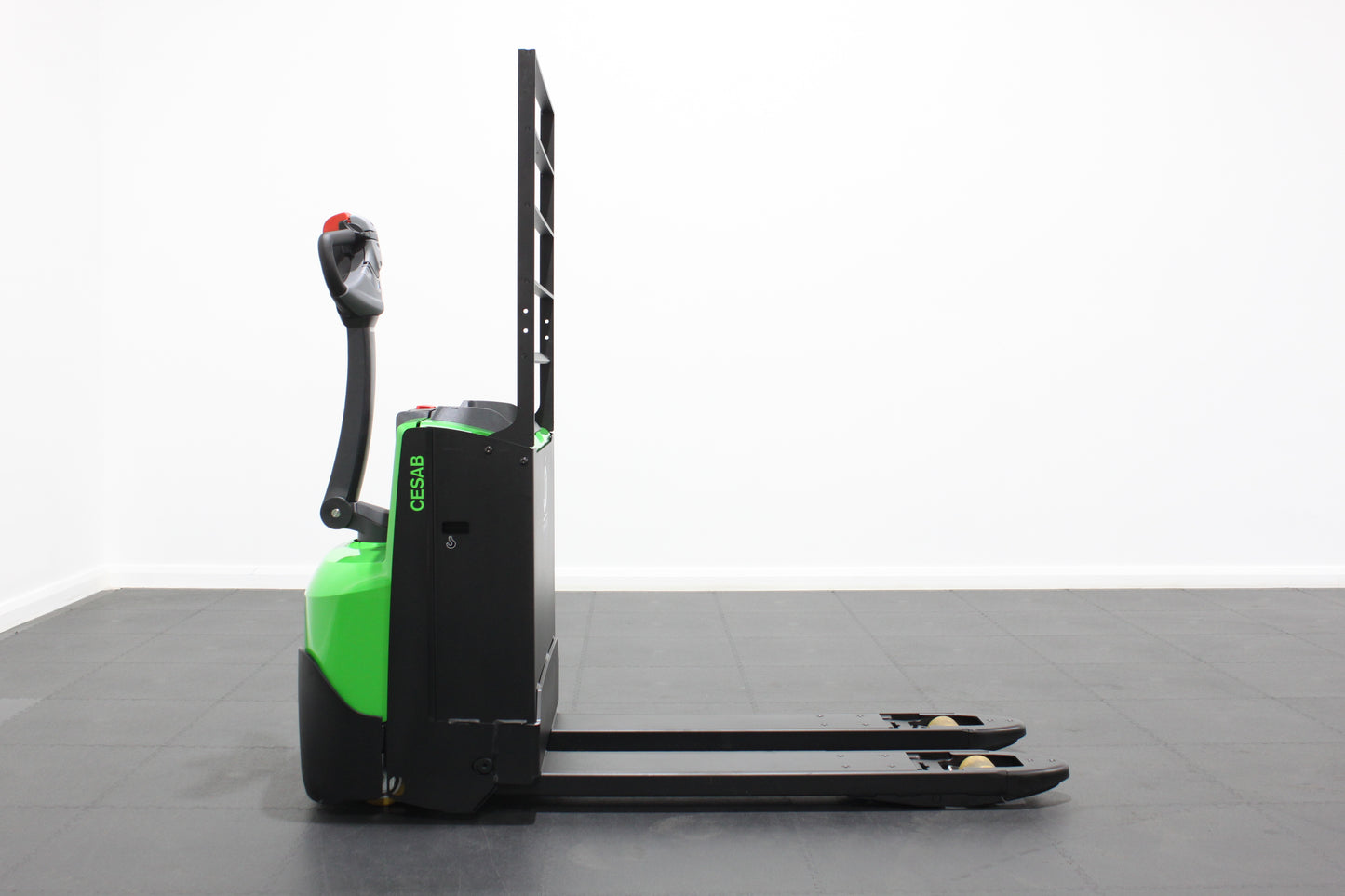 CESAB P220 – Pedestrian Powered Pallet Truck