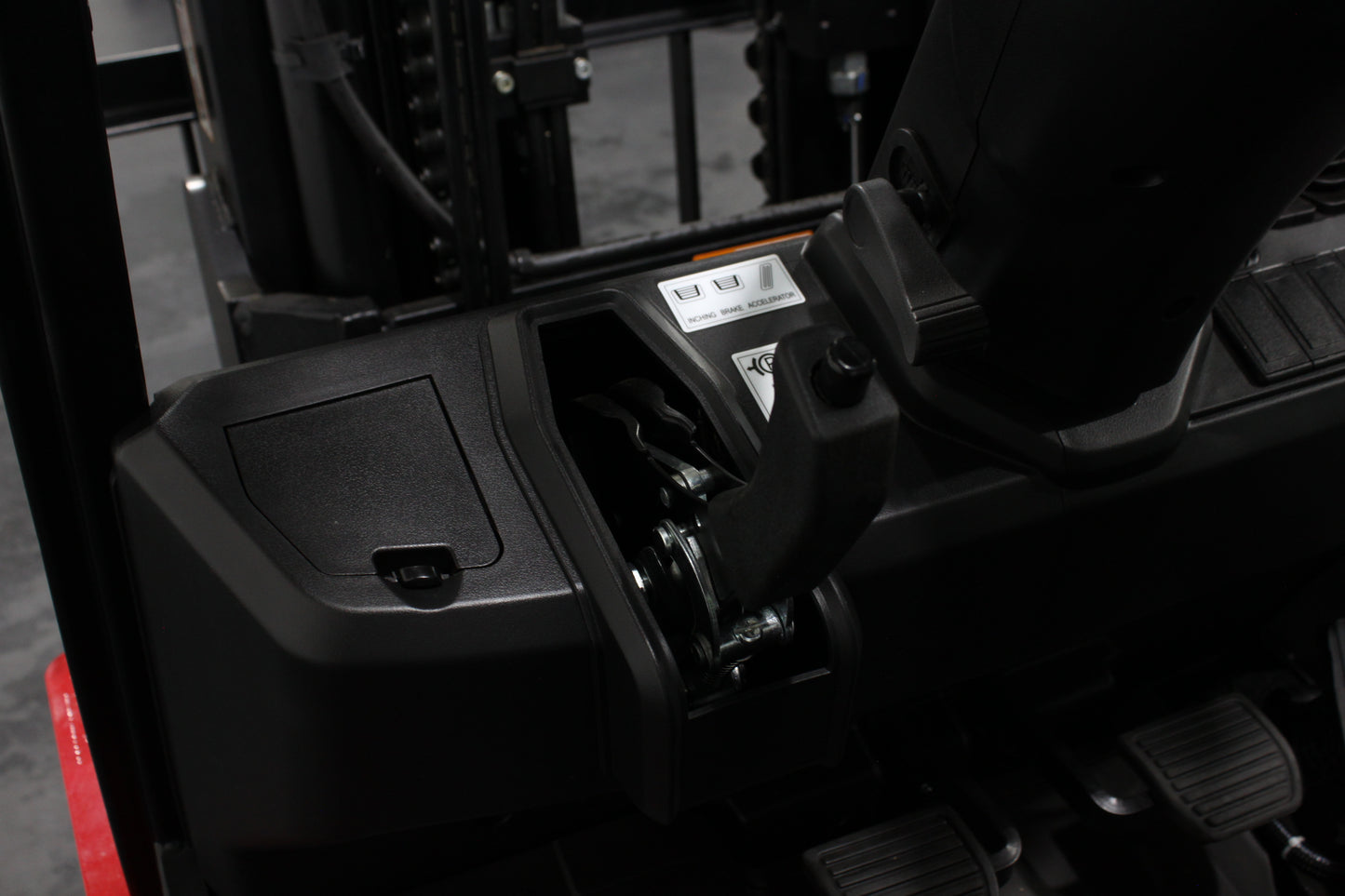Hangcha XF2-25D 2.5T | Half Cab Diesel Counterbalance | 4-Wheel Forklift