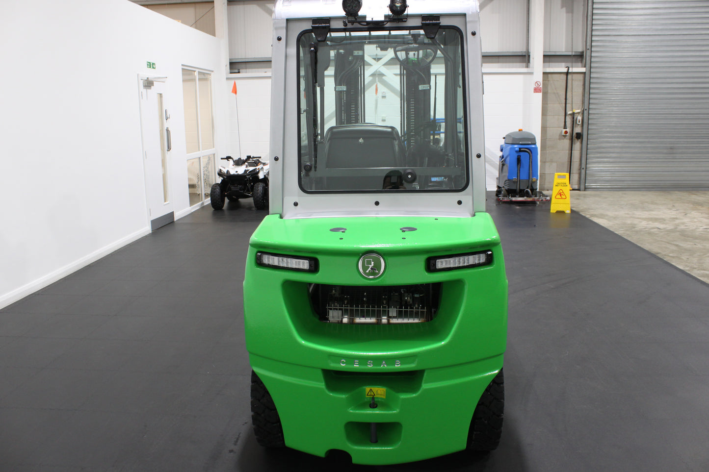 CESAB M325DV Torque Converter Diesel Counterbalance Forklift - Full Cab