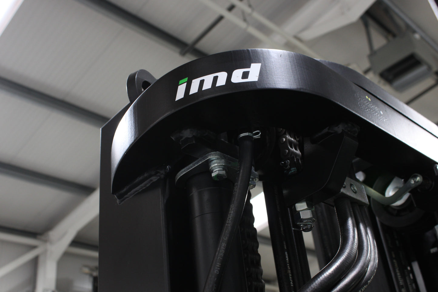 CESAB M325DV Torque Converter Diesel Counterbalance Forklift - Full Cab