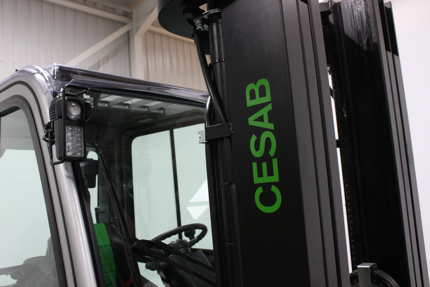 CESAB M325DV Torque Converter Diesel Counterbalance Forklift - Full Cab