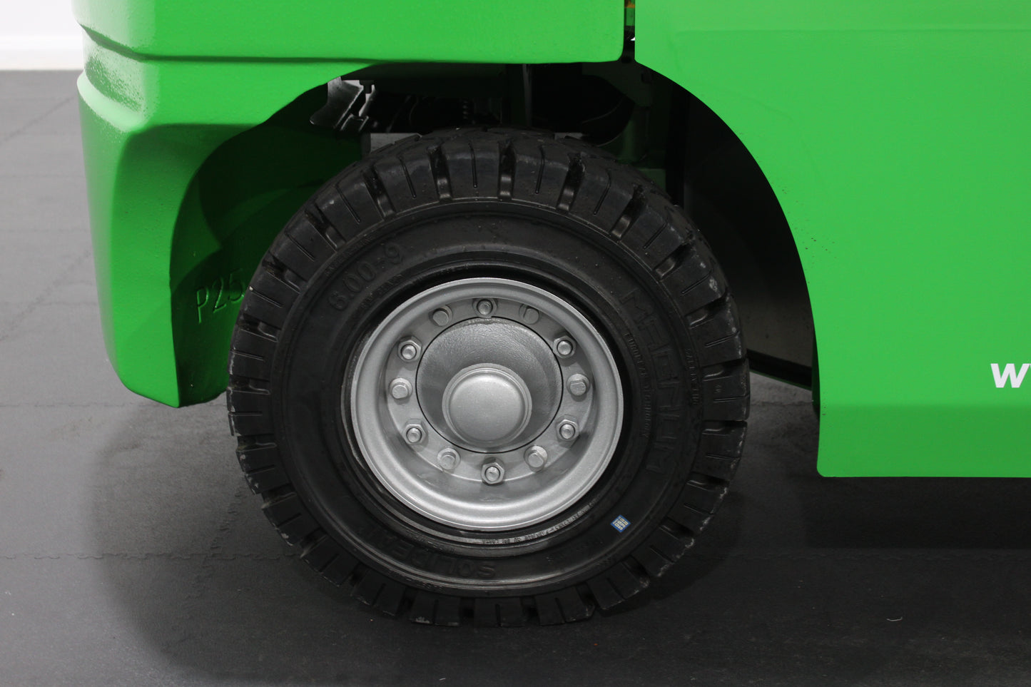 CESAB M325DV Torque Converter Diesel Counterbalance Forklift - Full Cab