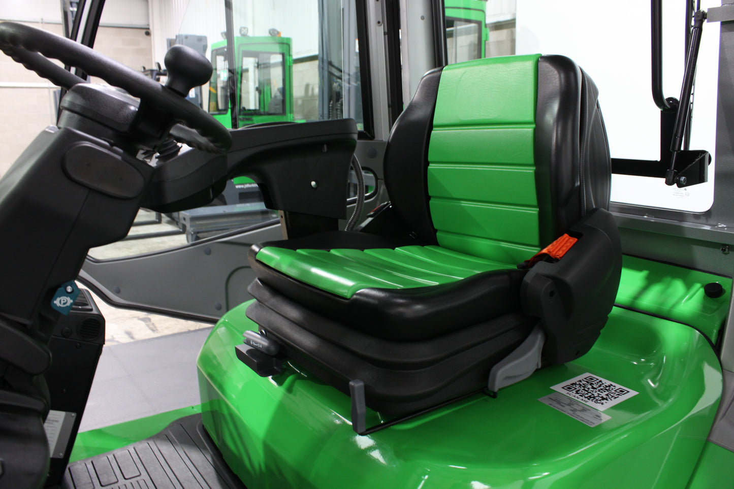 CESAB M325DV Torque Converter Diesel Counterbalance Forklift - Full Cab