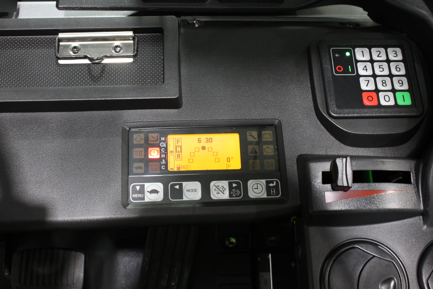 CESAB M325DV Torque Converter Diesel Counterbalance Forklift - Full Cab