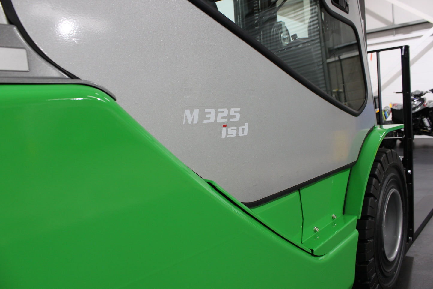 CESAB M325DV Torque Converter Diesel Counterbalance Forklift - Full Cab