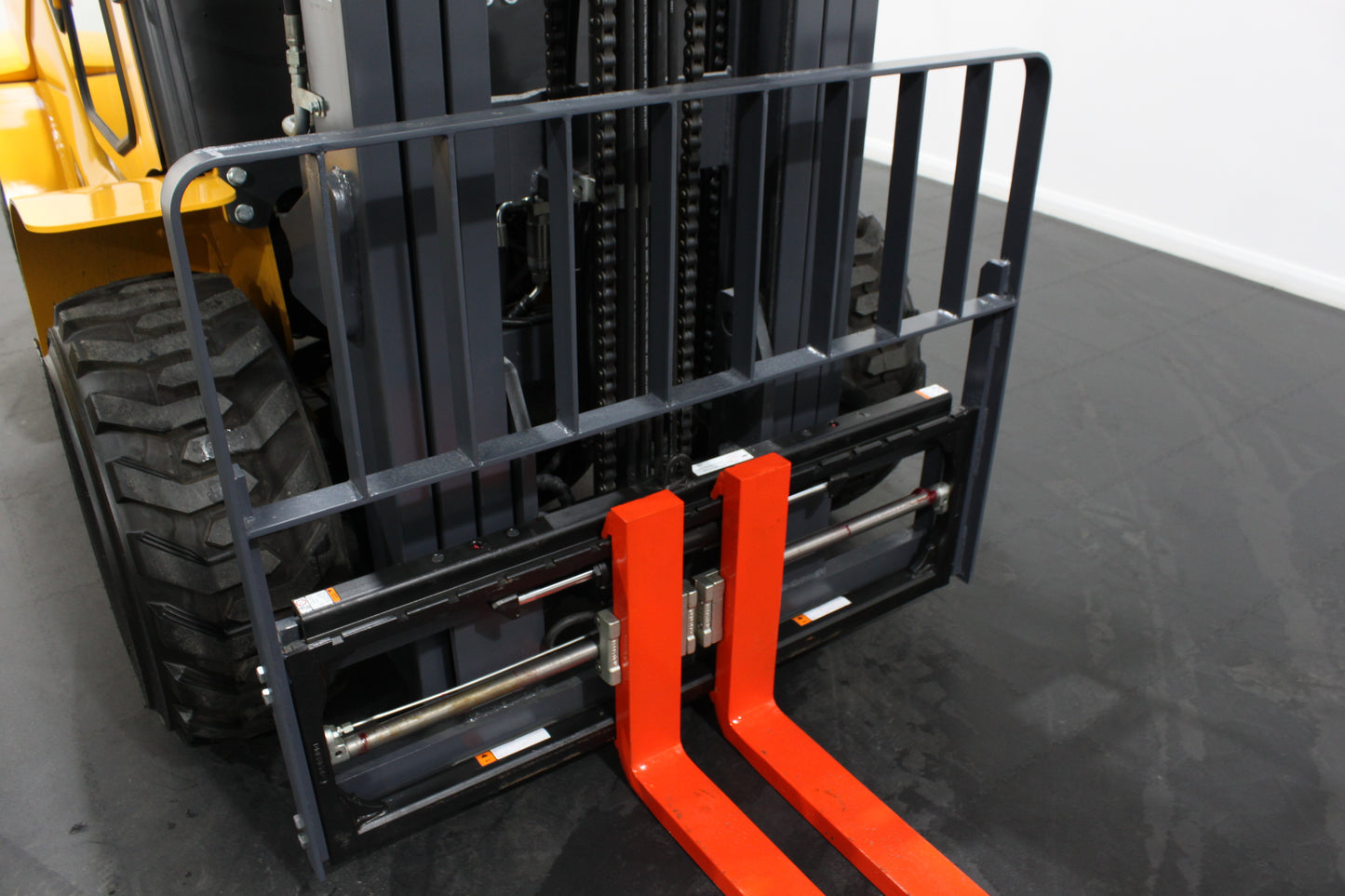 HIFOUNE CPCD25-4WD - Full Cab - Rough Terrain Forklift