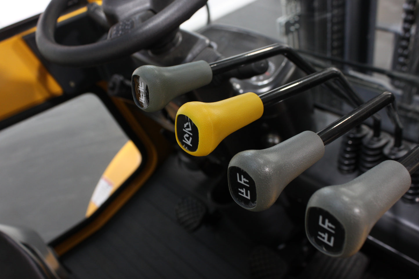 HIFOUNE CPCD25-4WD - Full Cab - Rough Terrain Forklift