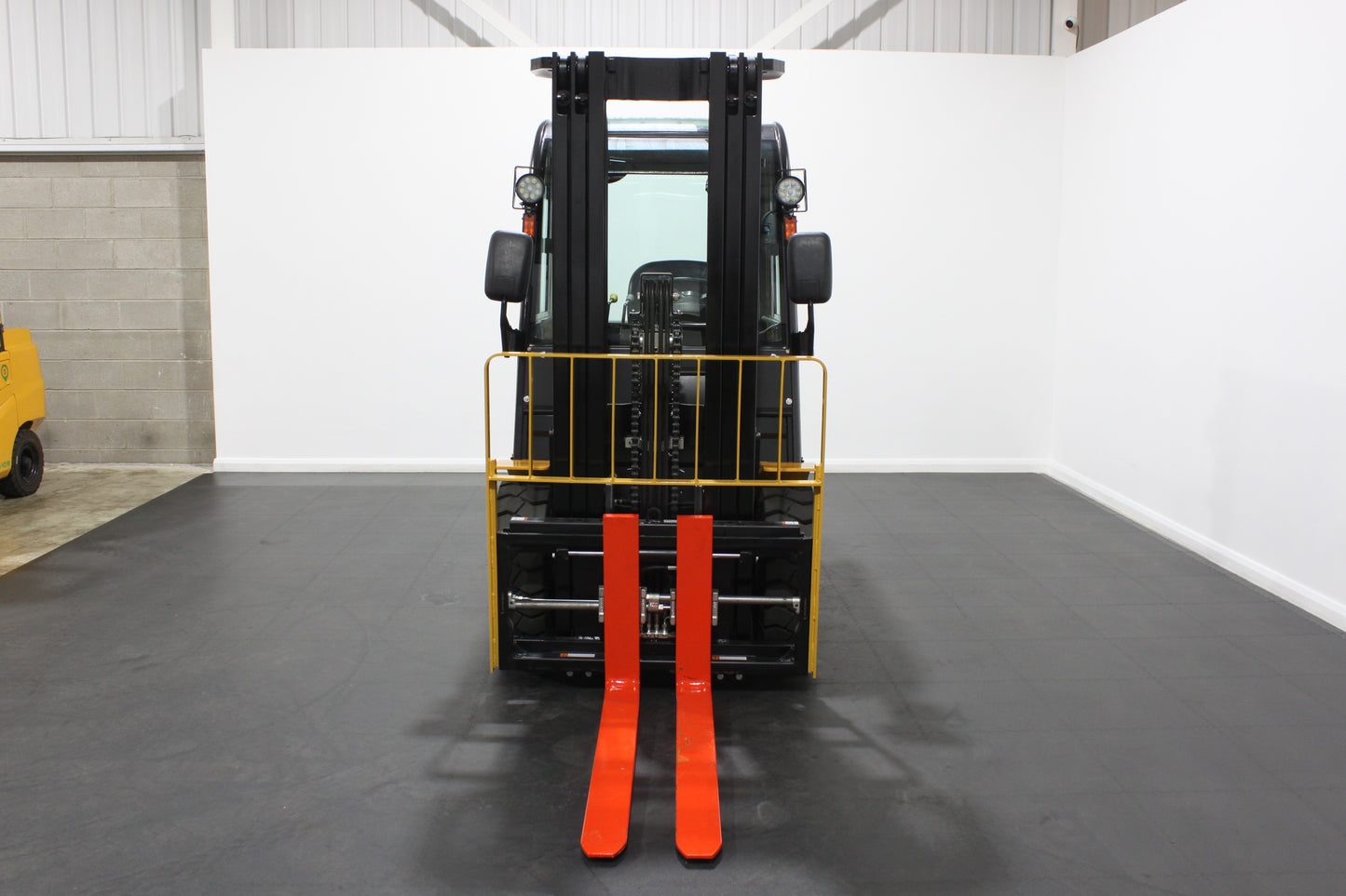 HIFOUNE FBL30 - Full Cab Lithium Electric Counterbalance