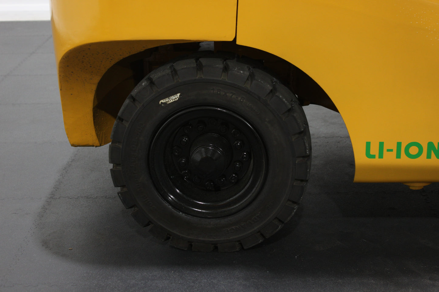 HIFOUNE FBL30 - Full Cab Lithium Electric Counterbalance