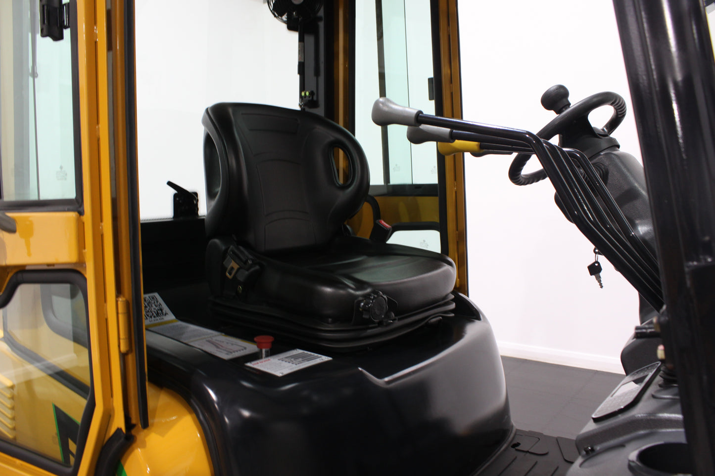 HIFOUNE FBL30 - Full Cab Lithium Electric Counterbalance