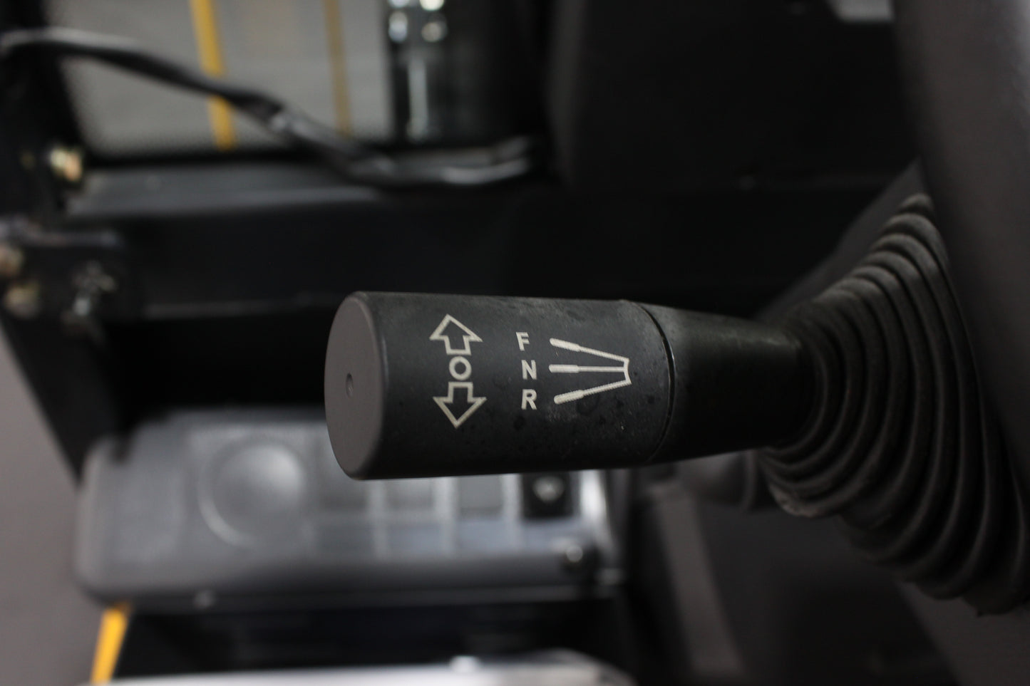 HIFOUNE FBL30 - Full Cab Lithium Electric Counterbalance