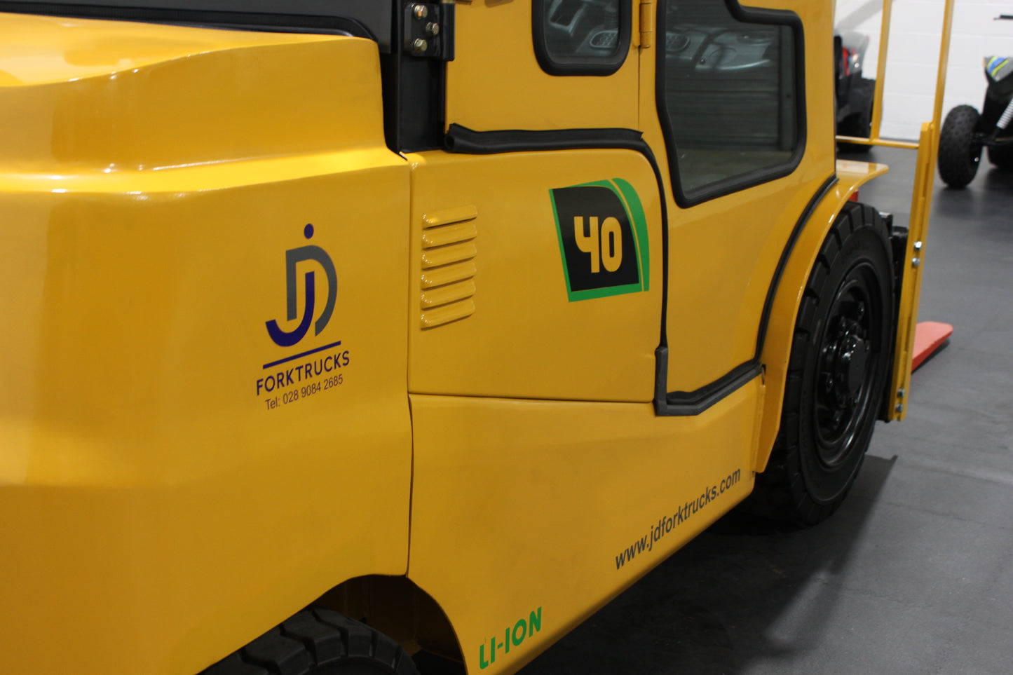 HIFOUNE FBL40 - Full Cab Lithium Electric Counterbalance