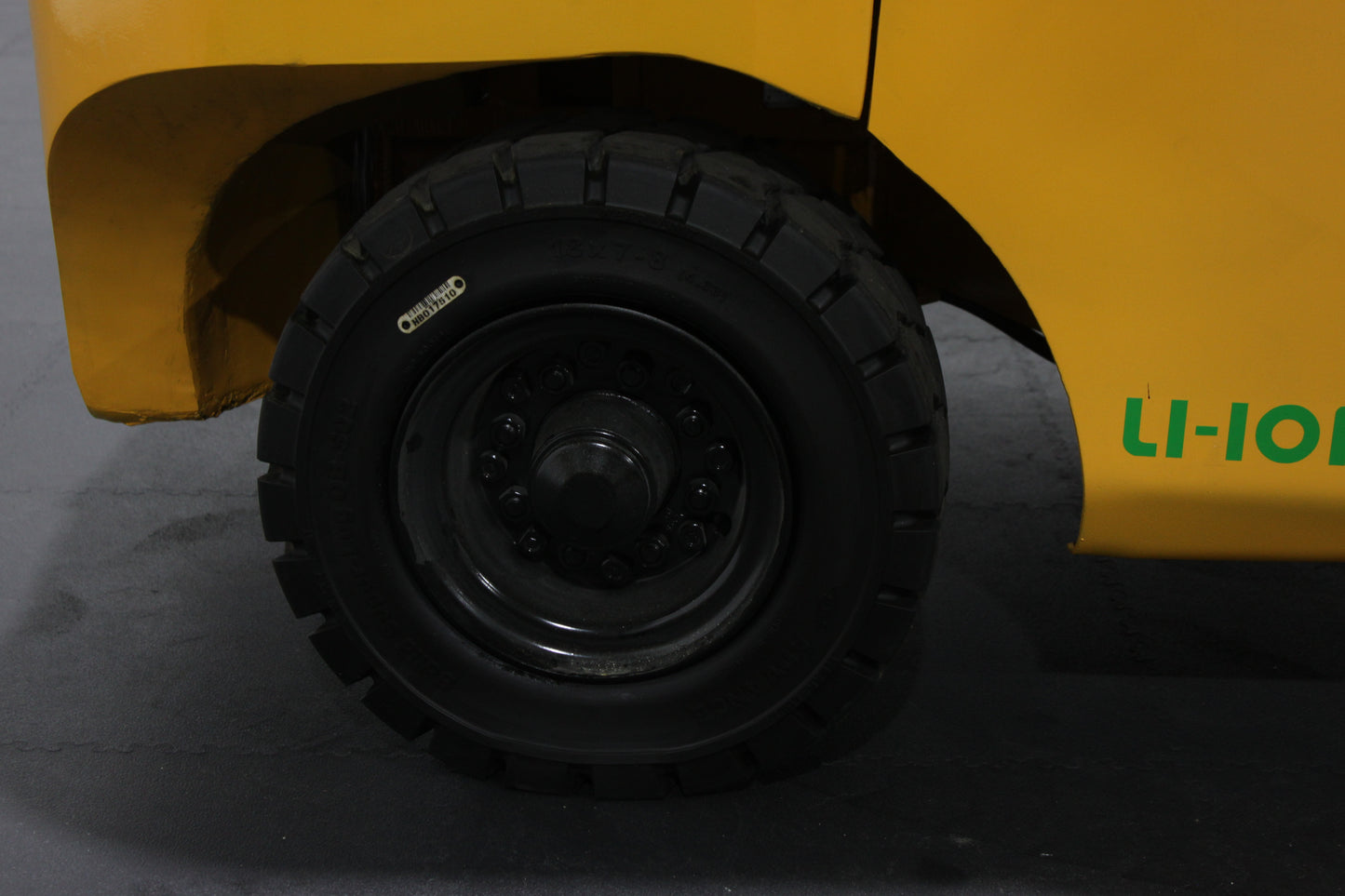 HIFOUNE FBL40 - Full Cab Lithium Electric Counterbalance