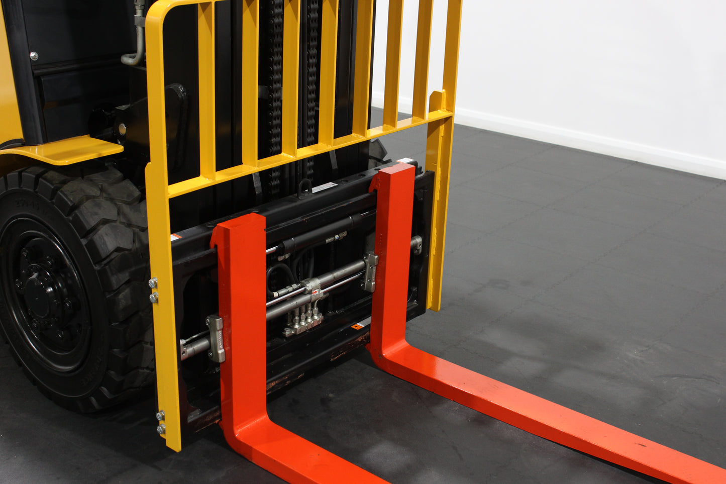 HIFOUNE FBL40 - Full Cab Lithium Electric Counterbalance