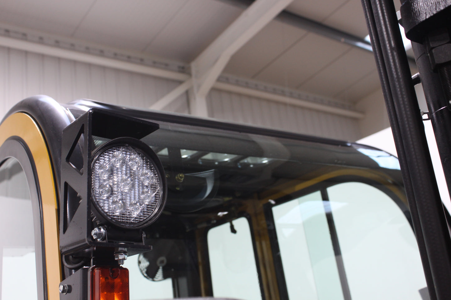 HIFOUNE FBL40 - Full Cab Lithium Electric Counterbalance