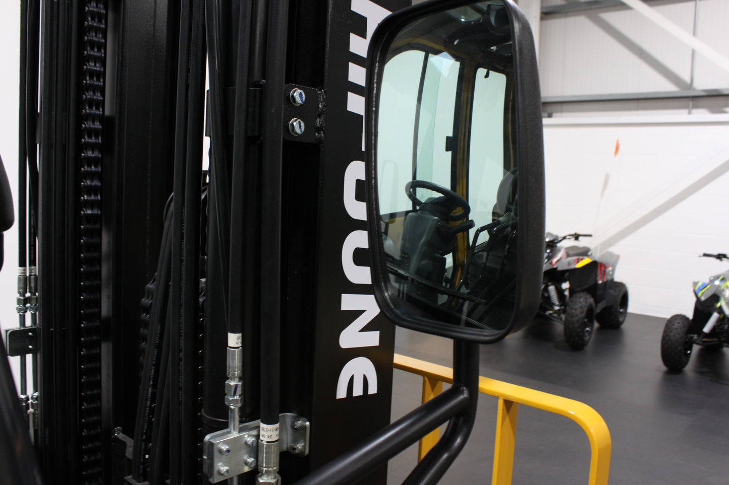 HIFOUNE FBL40 - Full Cab Lithium Electric Counterbalance