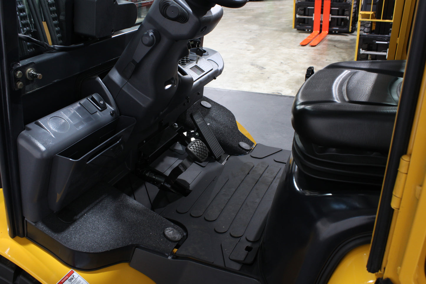 HIFOUNE FBL40 - Full Cab Lithium Electric Counterbalance