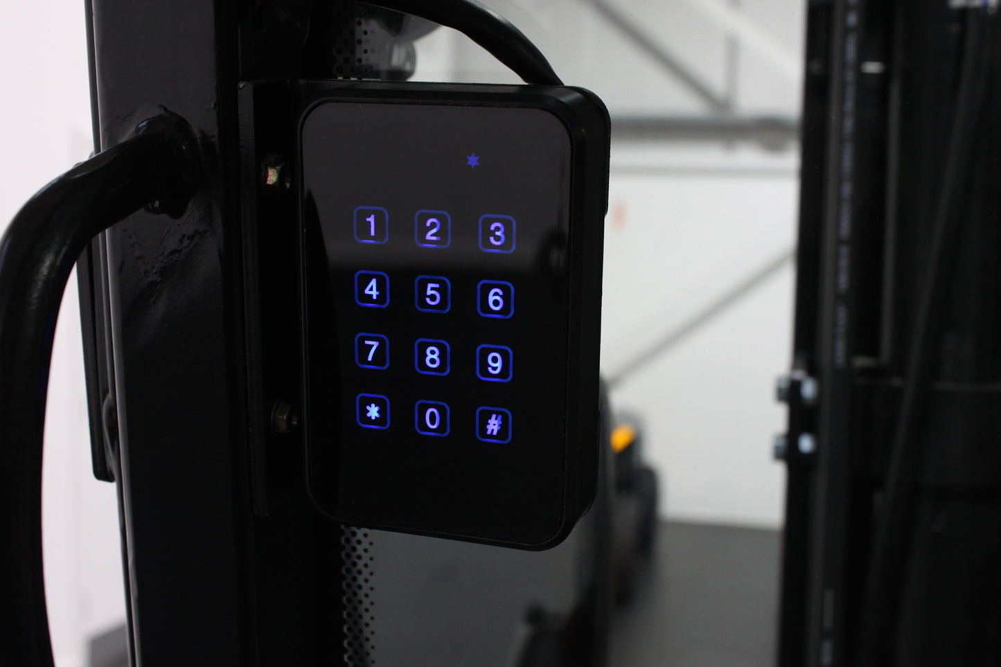 HIFOUNE FBL40 - Full Cab Lithium Electric Counterbalance