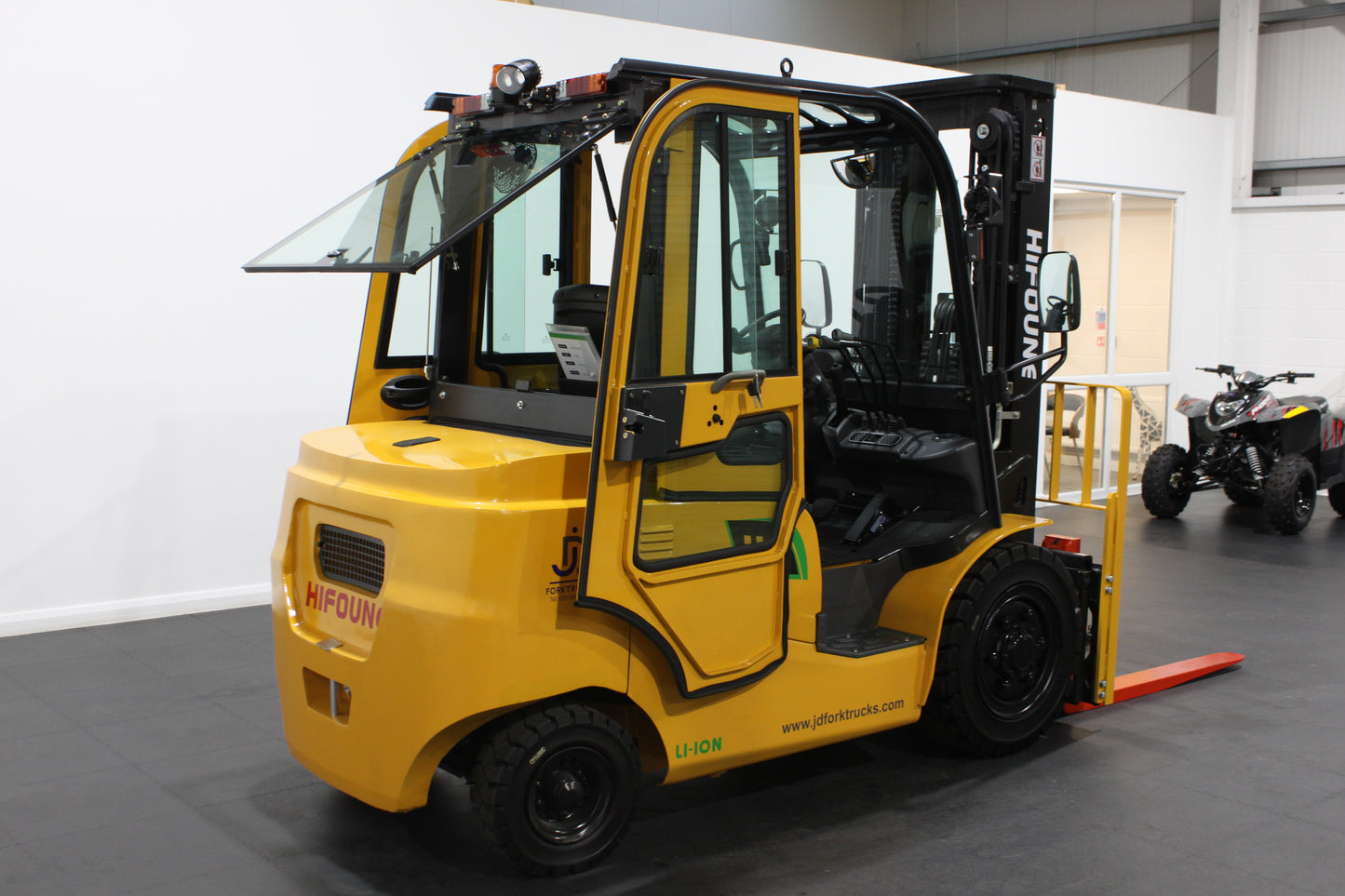 HIFOUNE FBL40 - Full Cab Lithium Electric Counterbalance