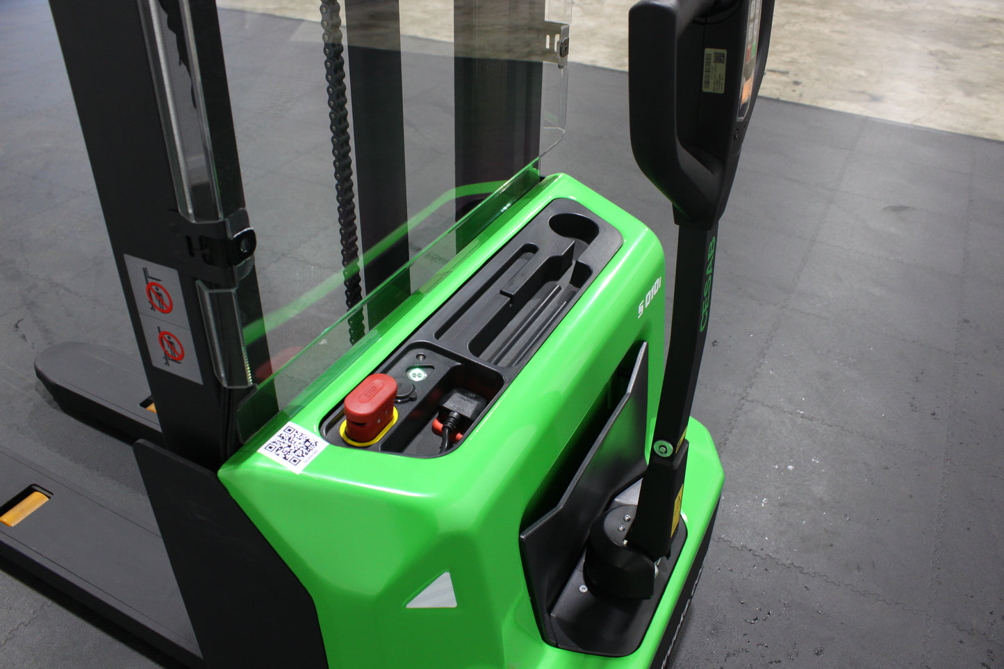 CESAB S010i Lithium Electric Pallet Stacker