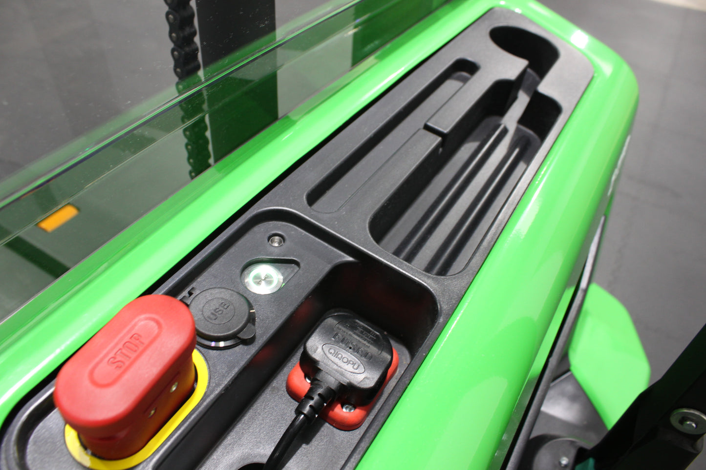 CESAB S010i Lithium Electric Pallet Stacker