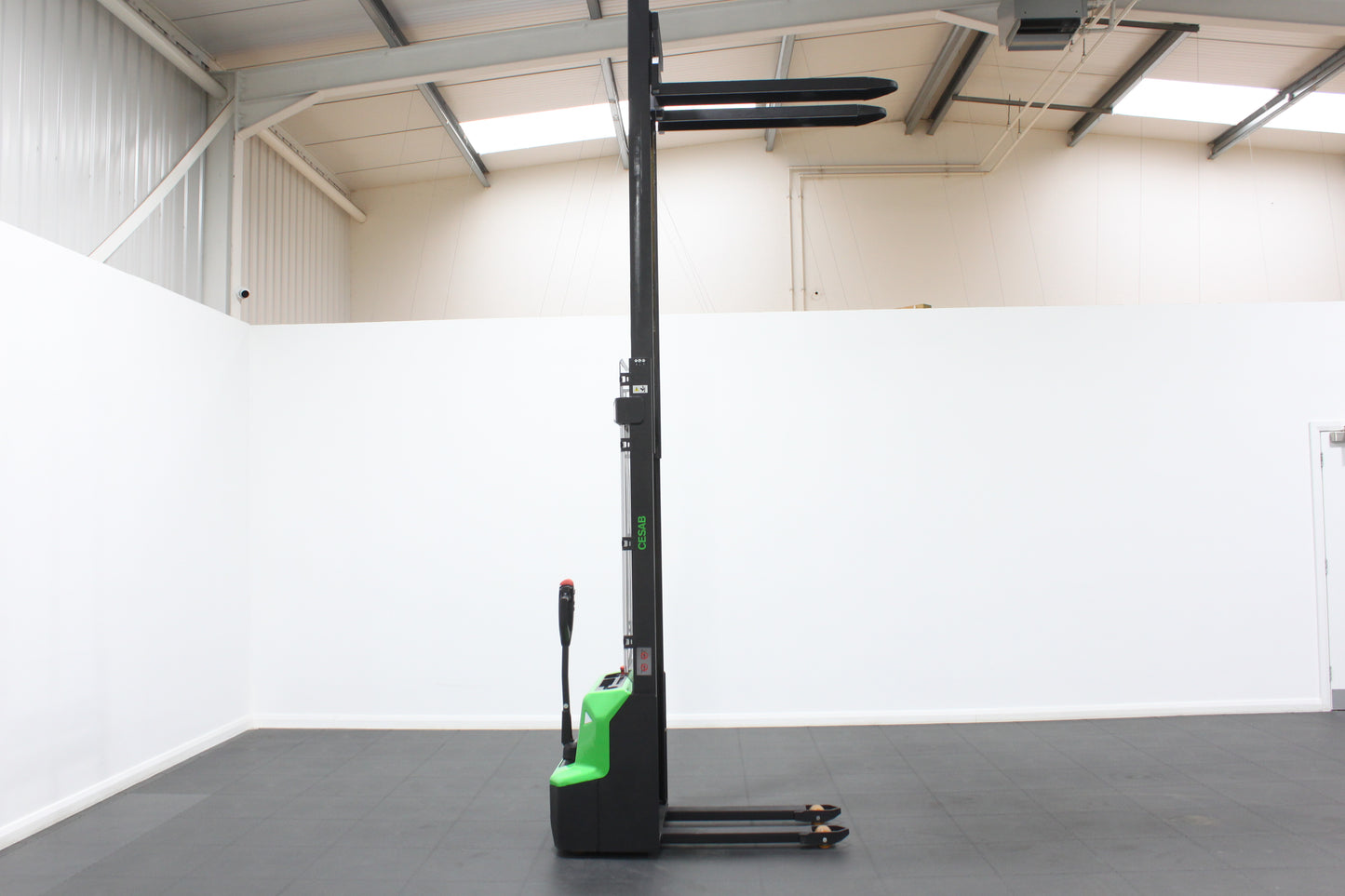 CESAB S010i Lithium Electric Pallet Stacker