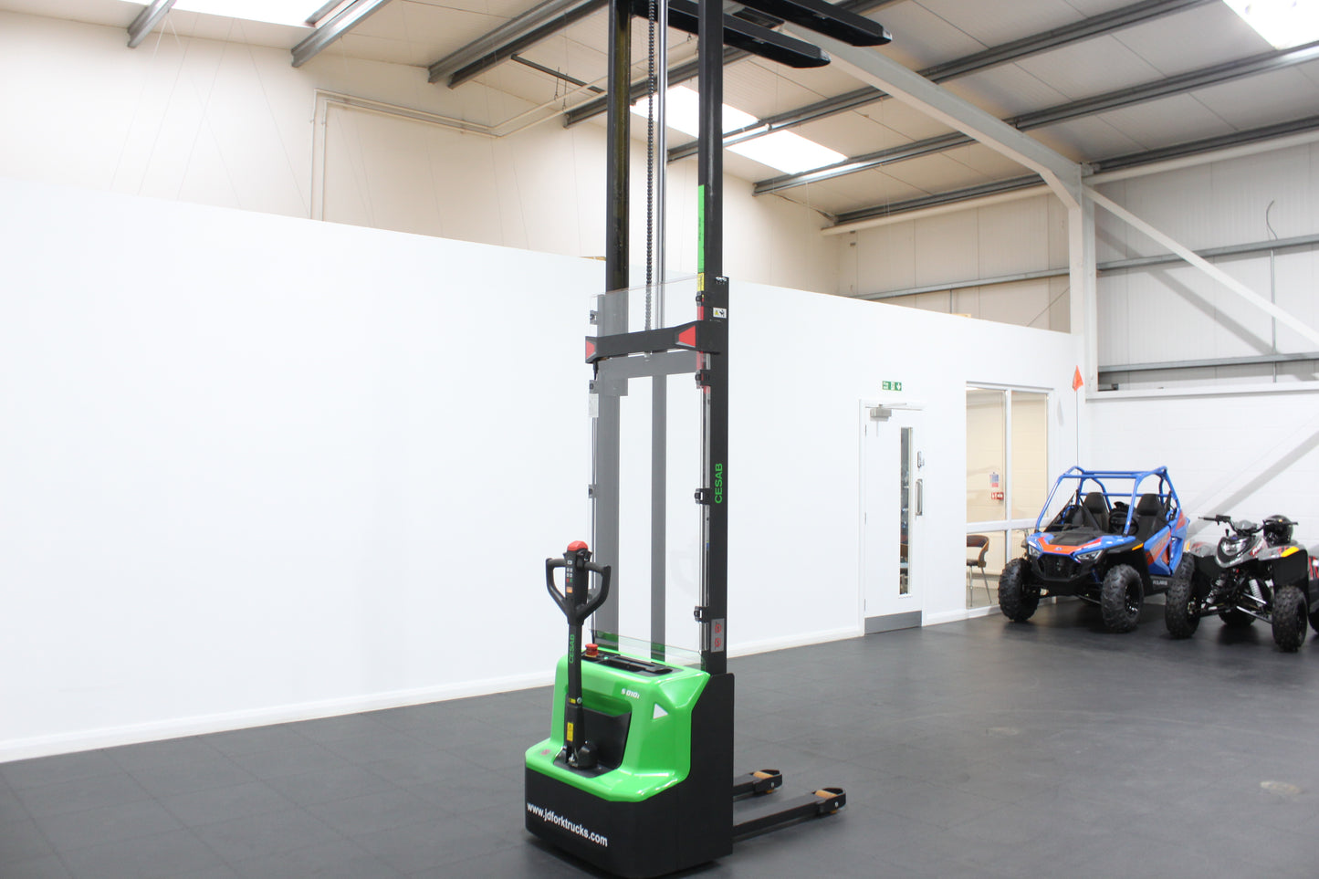 CESAB S010i Lithium Electric Pallet Stacker