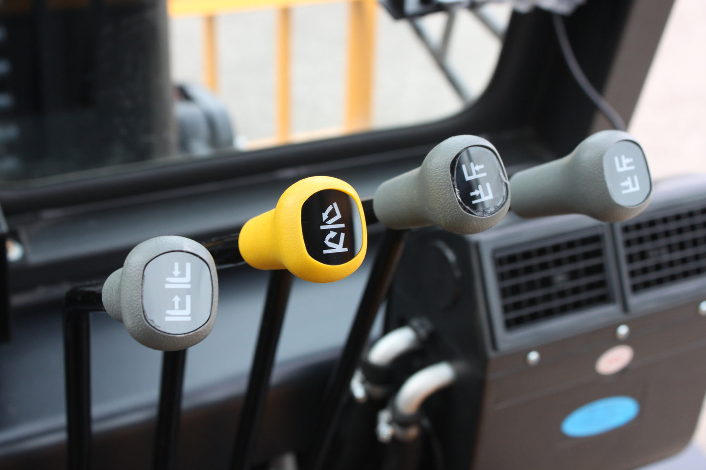 Hifoune FD10T 10T Diesel Forklift with Full Cab & Rotator Clamp | Triplex Mast