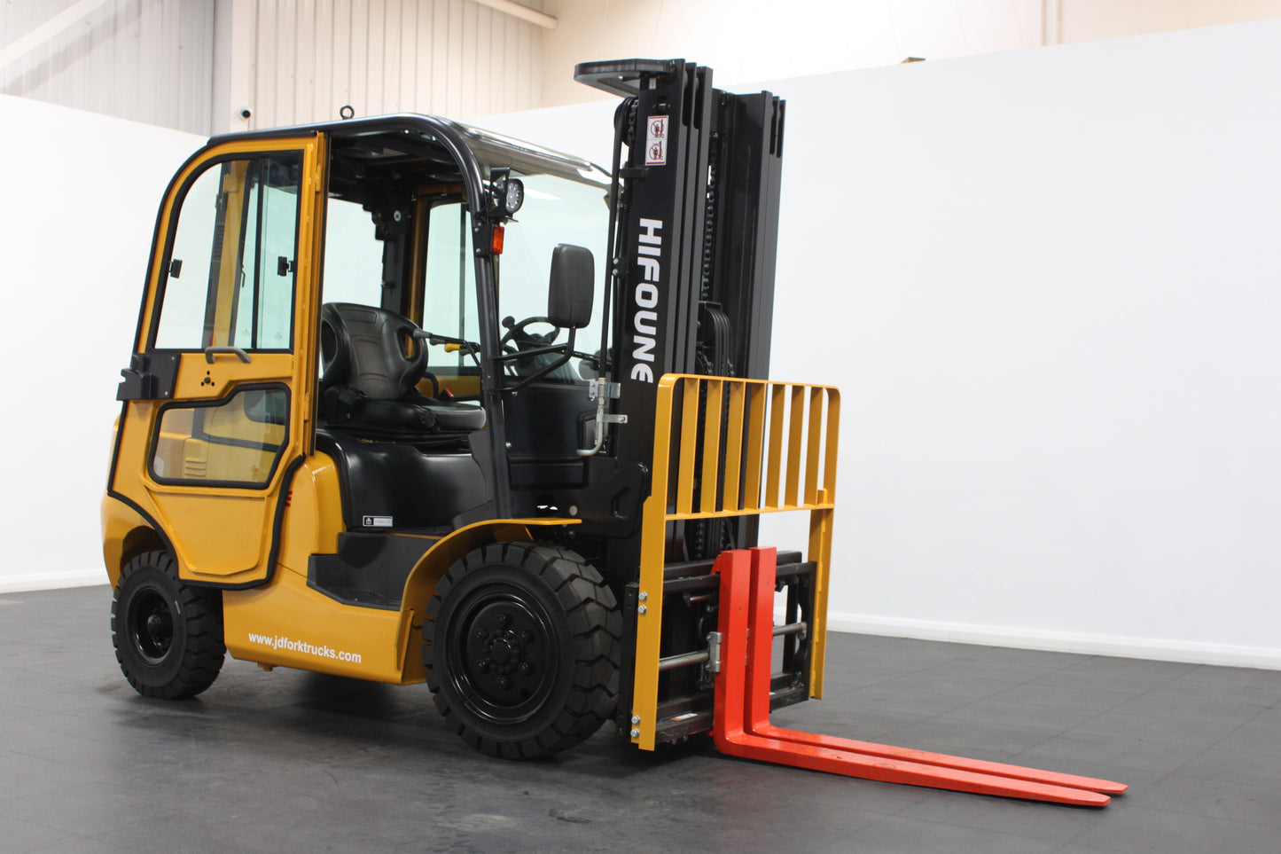 HIFOUNE FD30 - Full Cab Diesel Counterbalance