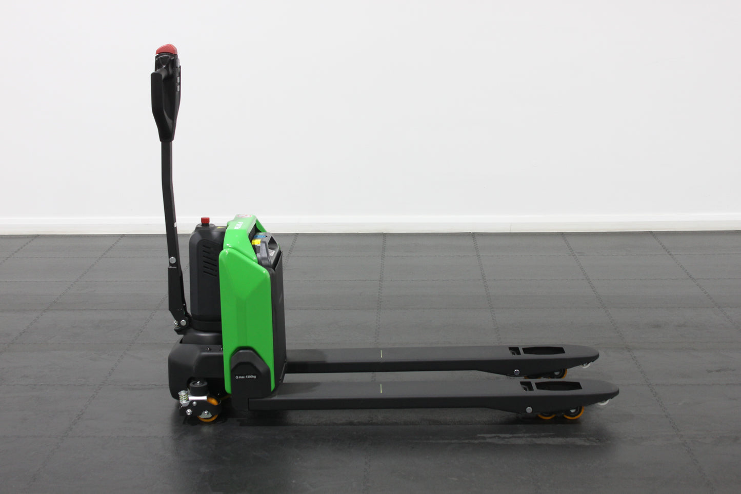 CESAB P013i Compact Electric Pallet Truck – 1300kg Capacity | Economic Powered Pallet Truck for Tight Spaces & Heavy Loads
