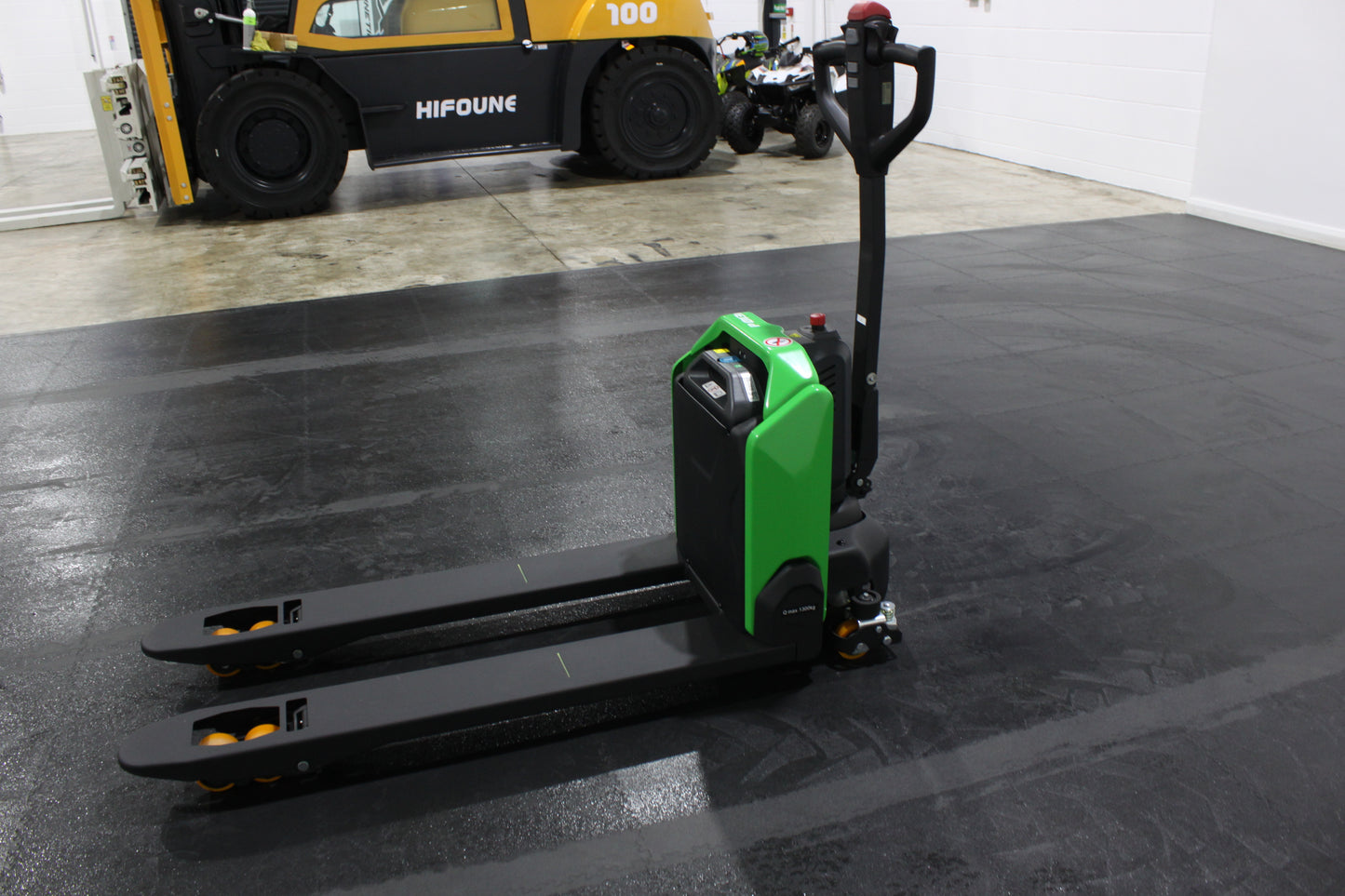 CESAB P013i 1.3T Lithium Ion Powered Pallet Truck