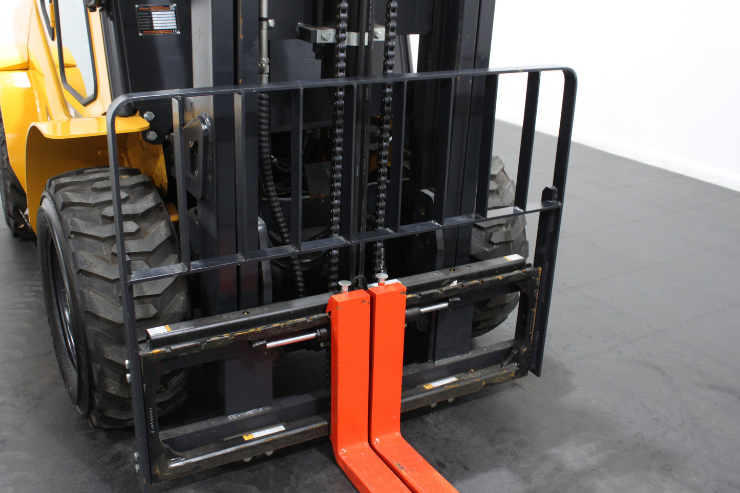 HIFOUNE CPCD25-4WD - Full Cab - Rough Terrain Forklift