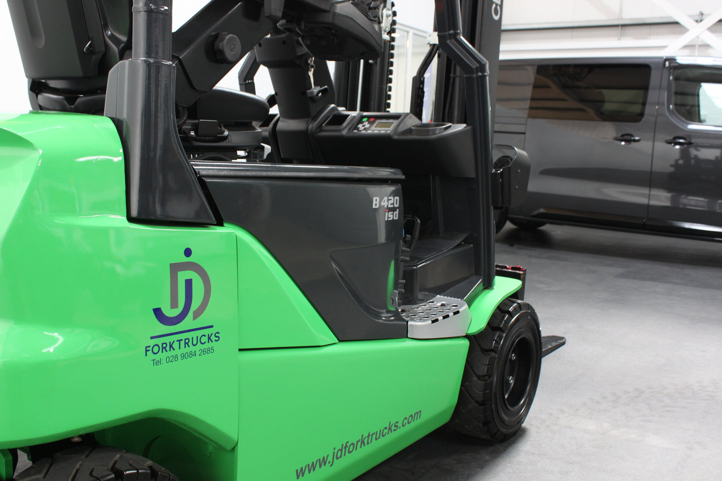 CESAB B420 2T Electric Forklift with Drive-In Racking Guard | 48V Battery