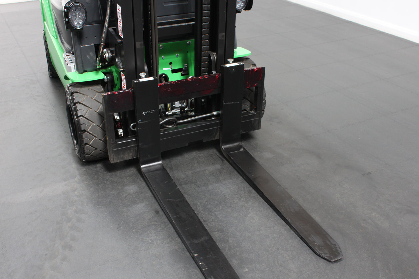 CESAB B420 2T Electric Forklift with Drive-In Racking Guard | 48V Battery