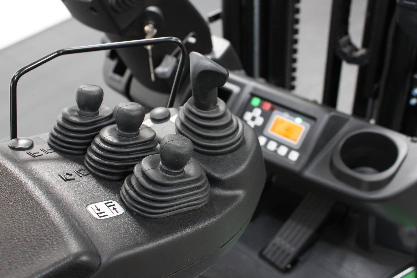 CESAB B420 2T Electric Forklift with Drive-In Racking Guard | 48V Battery