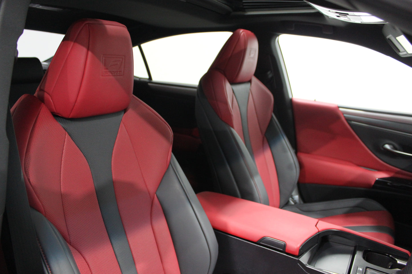 Lexus ES 300h 2.5 F-Sport 4dr CVT