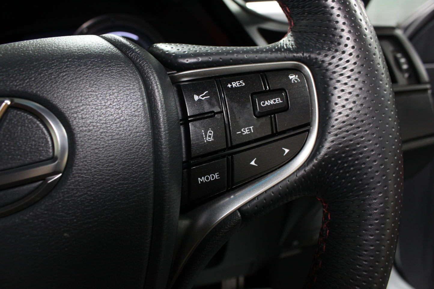 Lexus ES 300h 2.5 F-Sport 4dr CVT