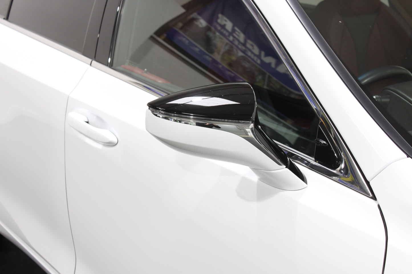 Lexus ES 300h 2.5 F-Sport 4dr CVT