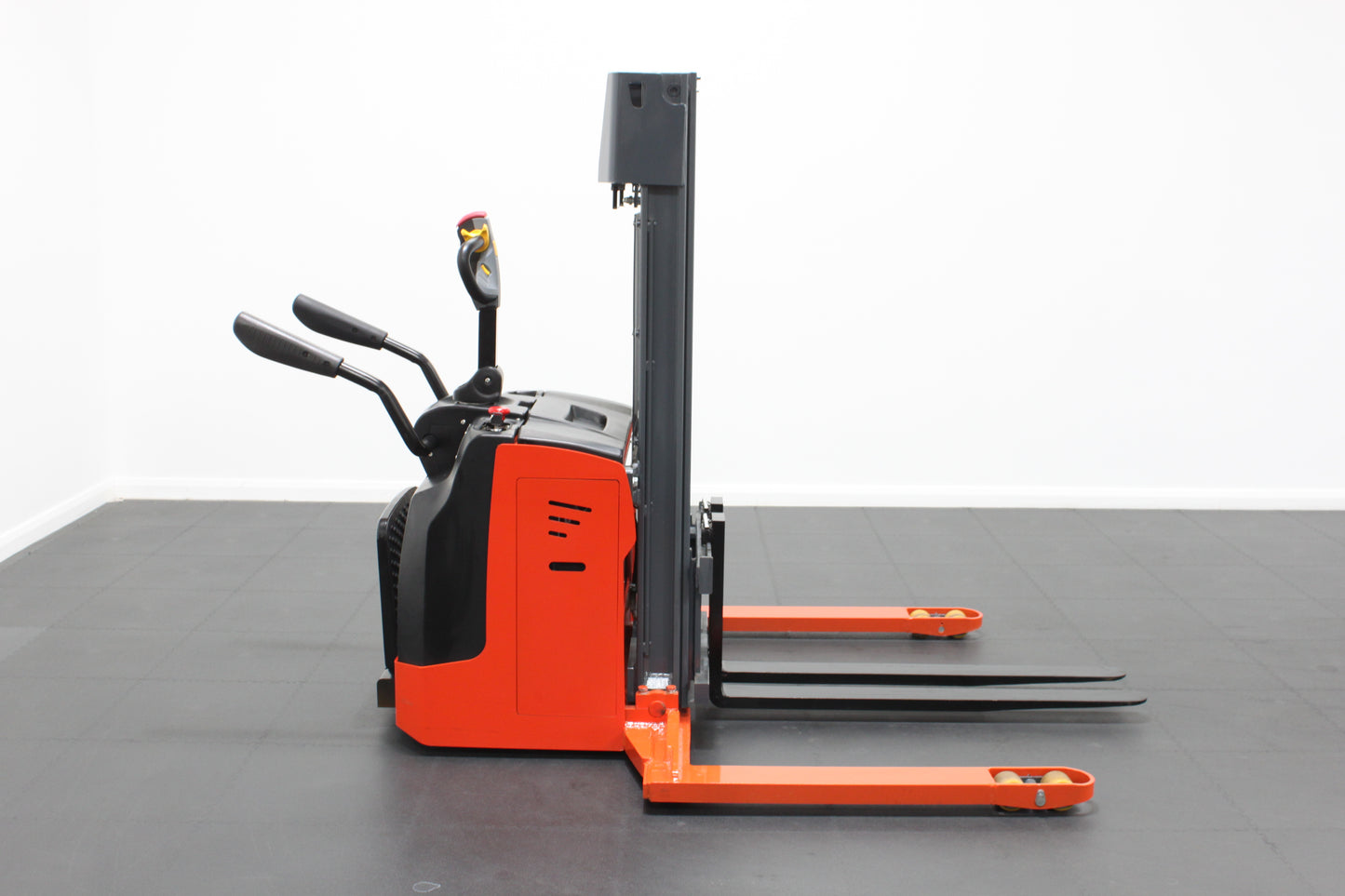 MiMA MB15 Extra Wide Straddle Pallet Stacker - Ride On