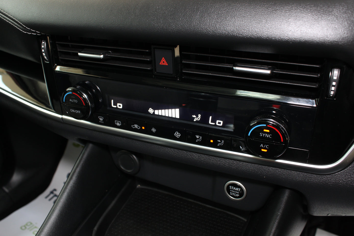 Nissan Qashqai 1.3 DiG-T MH N-Connecta 5dr