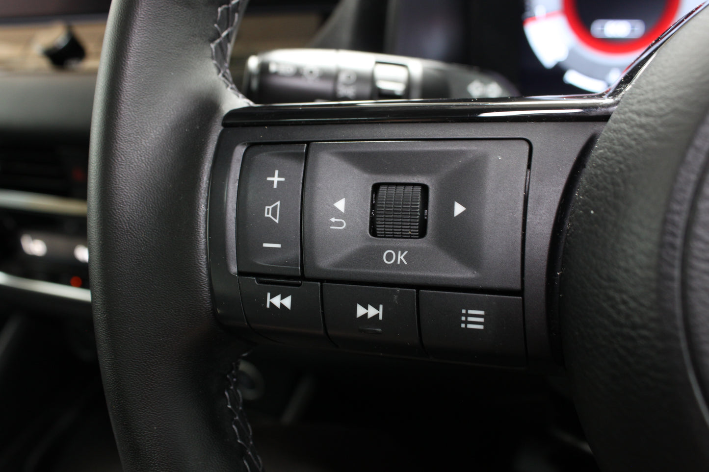 Nissan Qashqai 1.3 DiG-T MH N-Connecta 5dr