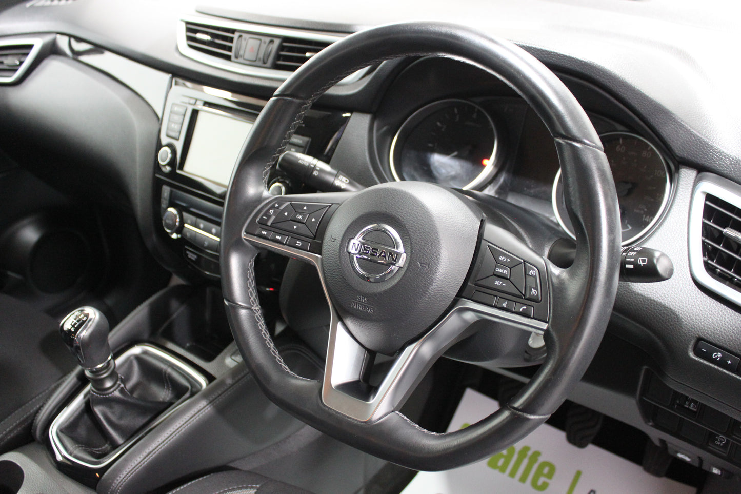 Nissan Qashqai 1.3 DiG-T Acenta Premium 5dr