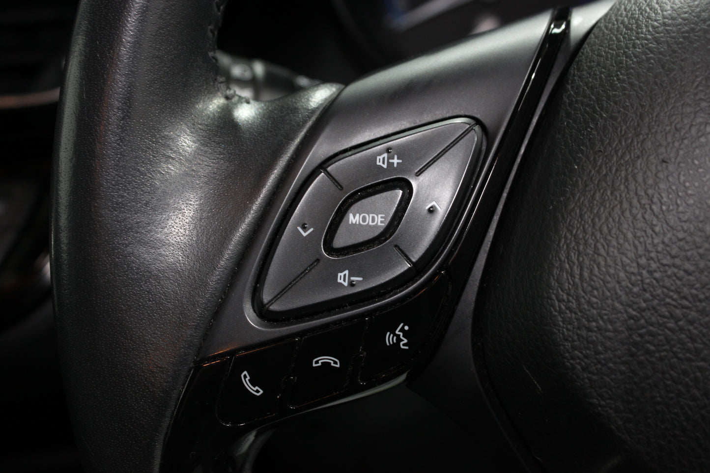 Toyota C-HR 1.8 Hybrid Icon 5dr CVT