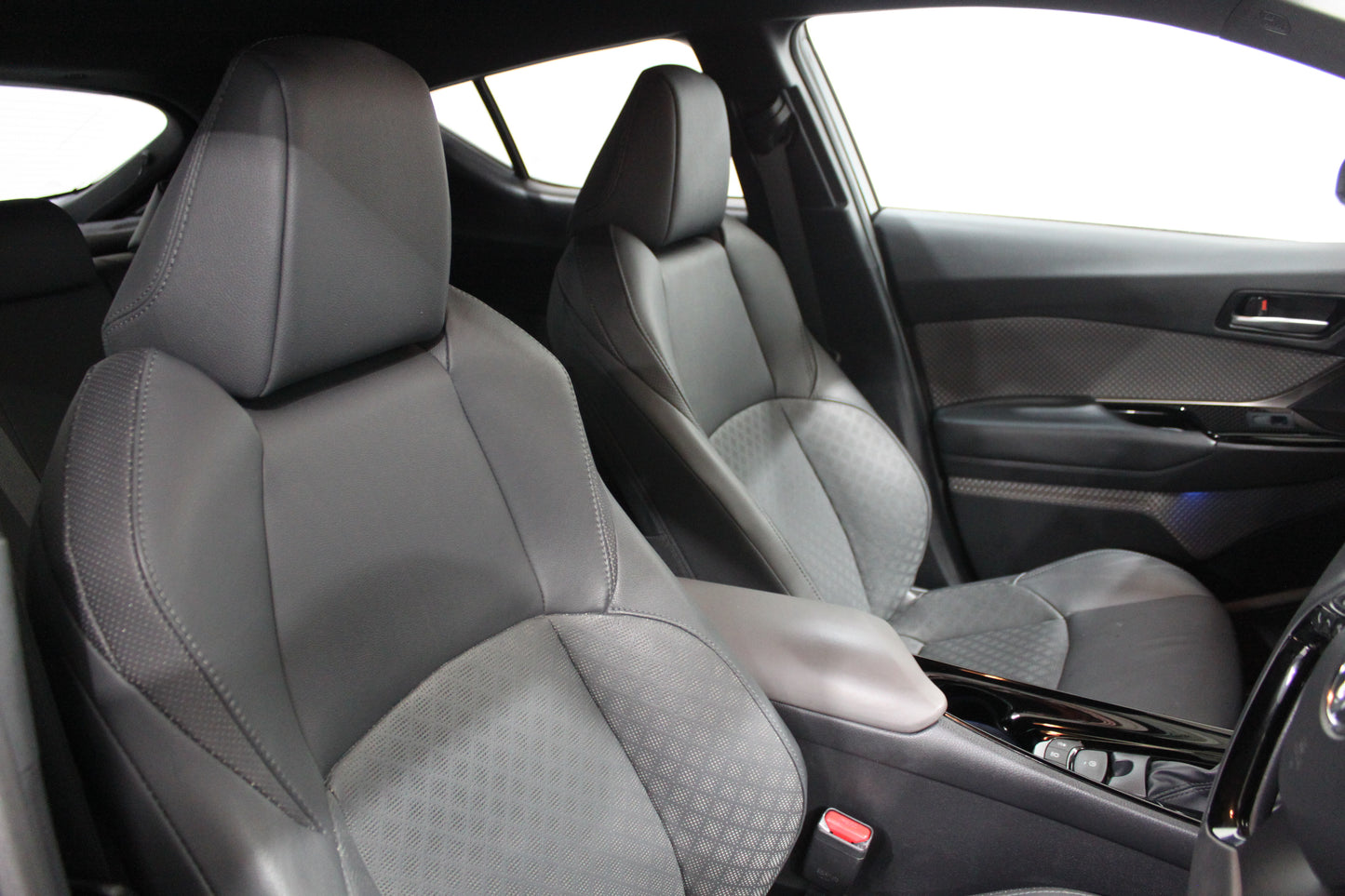 Toyota C-HR 1.8 Hybrid Excel 5dr CVT