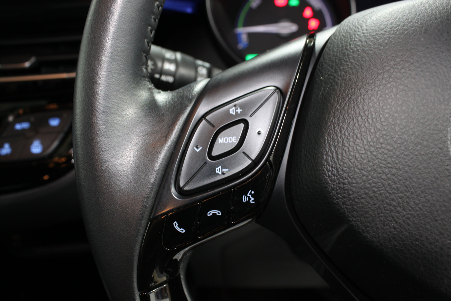 Toyota C-HR 1.8 Hybrid Dynamic 5dr CVT