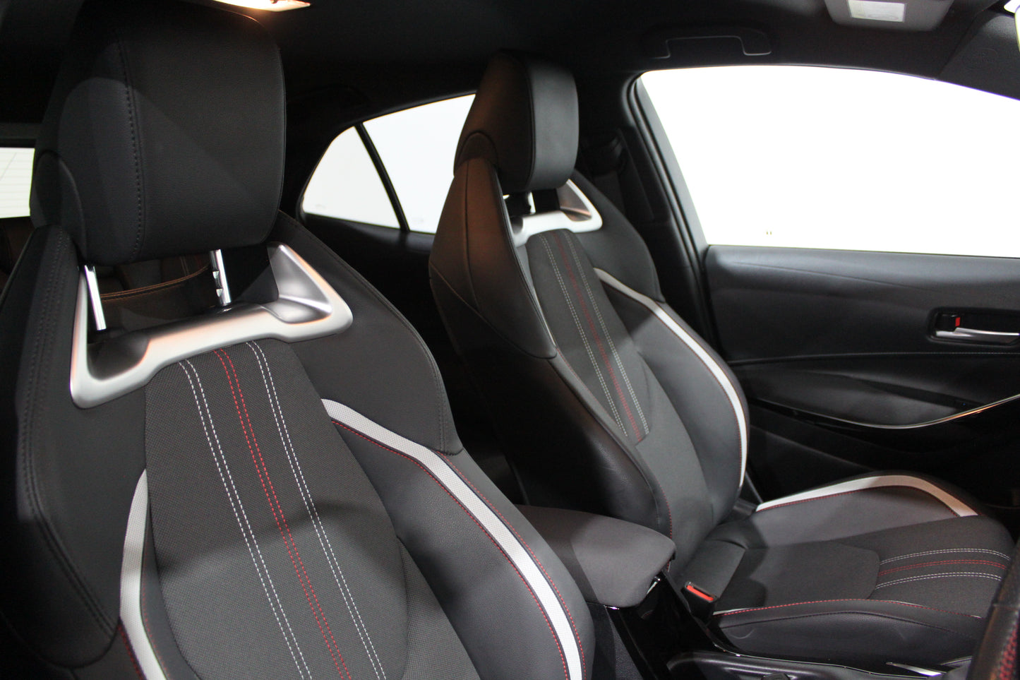 Toyota Corolla 2.0 VVT-i Hybrid GR Sport 5dr CVT