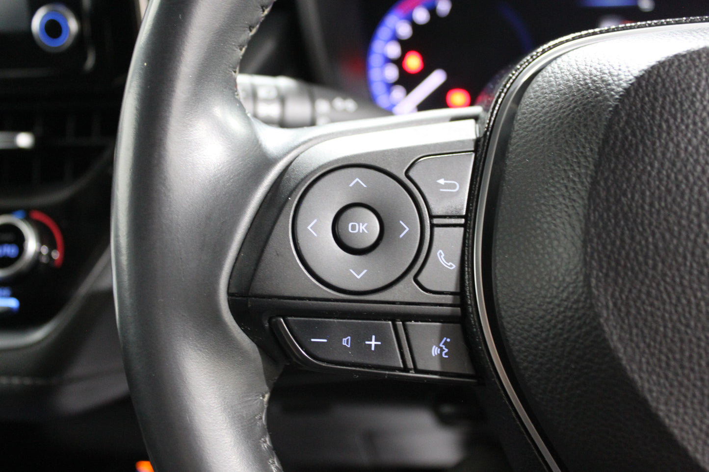 Toyota Corolla 1.8 VVT-i Hybrid Design 5dr CVT