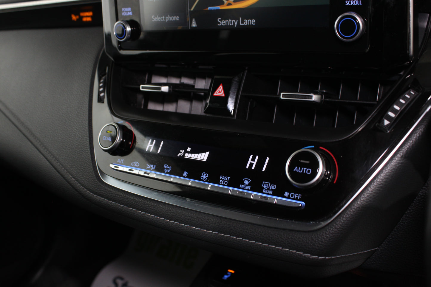 Toyota Corolla 1.8 VVT-i Hybrid Design 5dr CVT